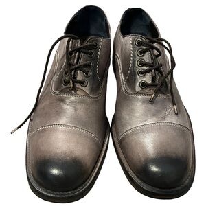 Men shoes by Kenneth Cole collect NWOT.